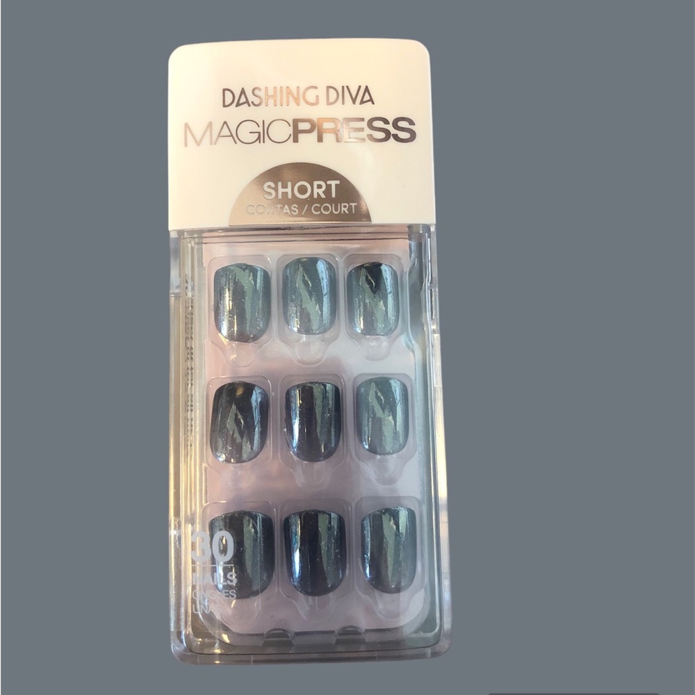 Dashing Diva MagicPress nails - Bionic Black